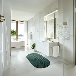 Tapete de banheiro oval - Embla (verde escuro)