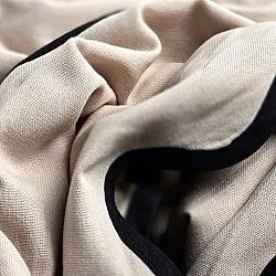 Trilhos de mesa - Yrsa (bege claro)