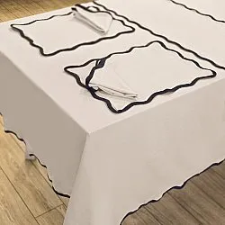 Toalha de mesa de algodão Yrsa (bege claro)