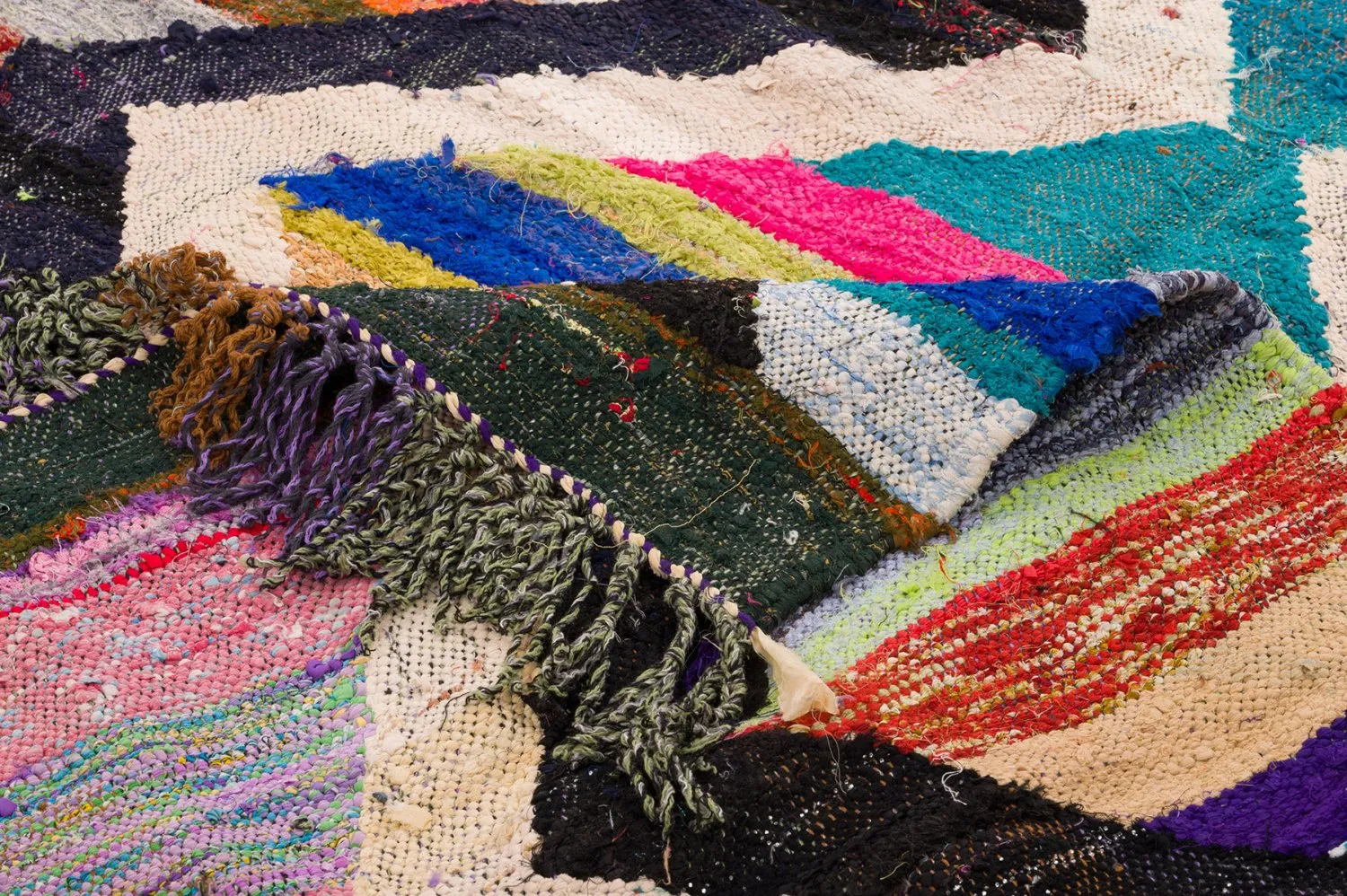 Tapete Berbere Marroquino Boucherouite 135 x 245 cm