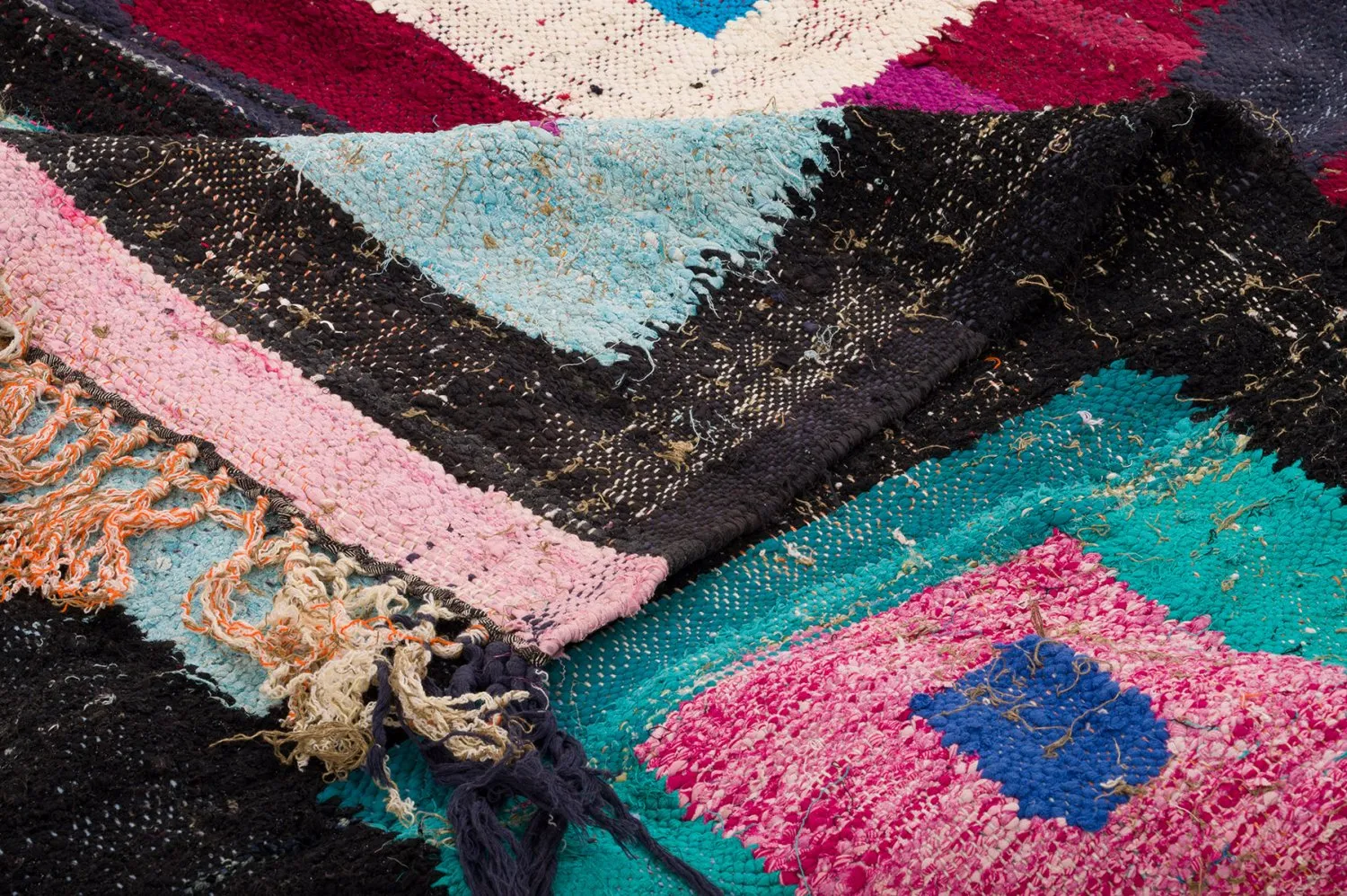 Tapete Berbere Marroquino Boucherouite 140 x 225 cm