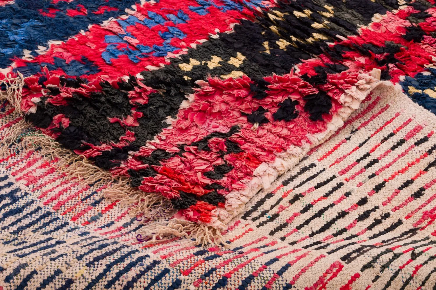 Tapete Berbere Marroquino Boucherouite 135 x 205 cm