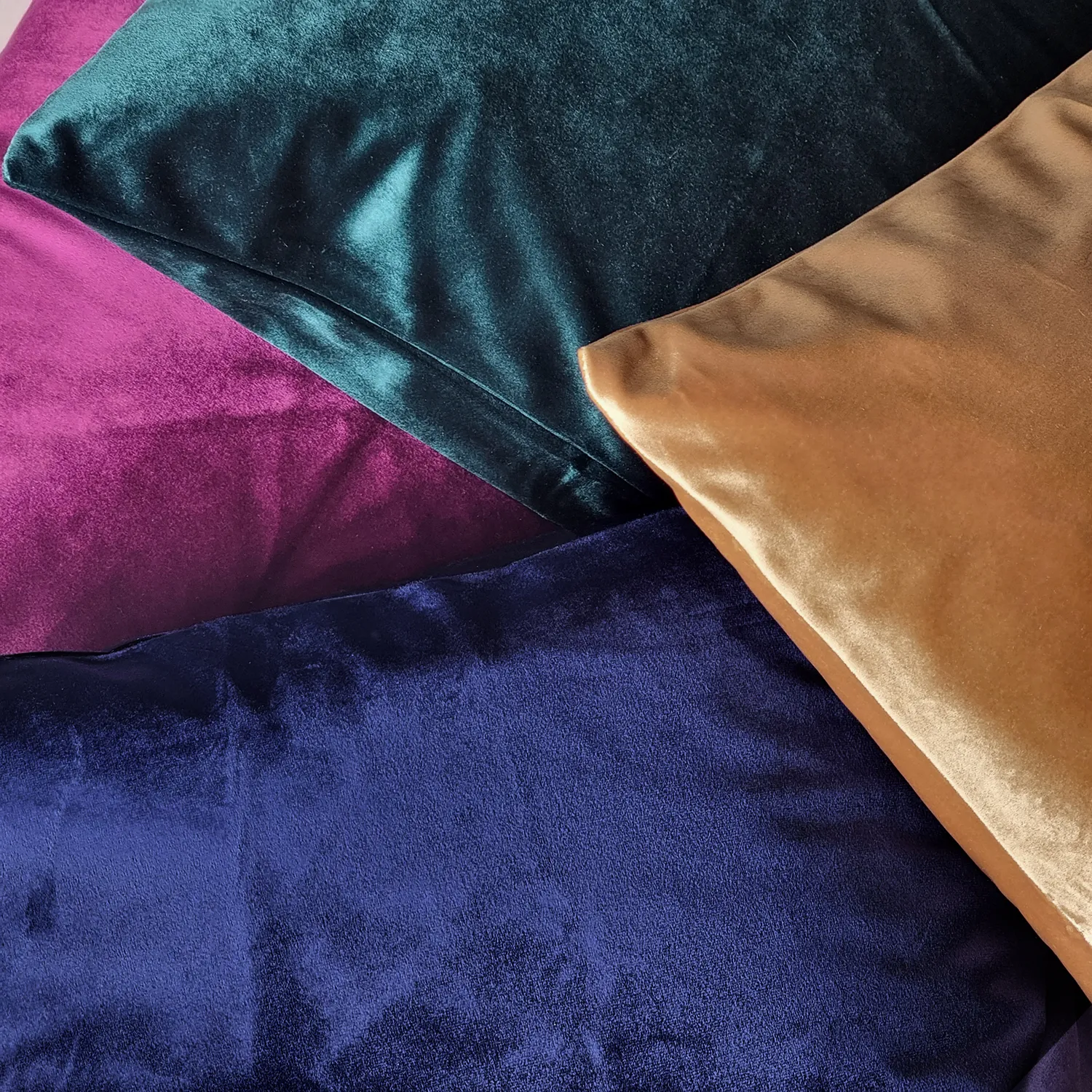 Capa de Almofada Marlyn em Veludo (fuchsia)