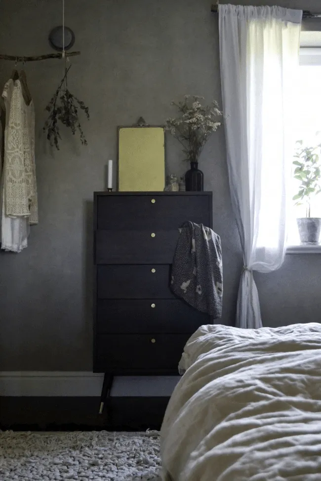 Cômoda - Prime - 5 lådor (nogueira/latão)