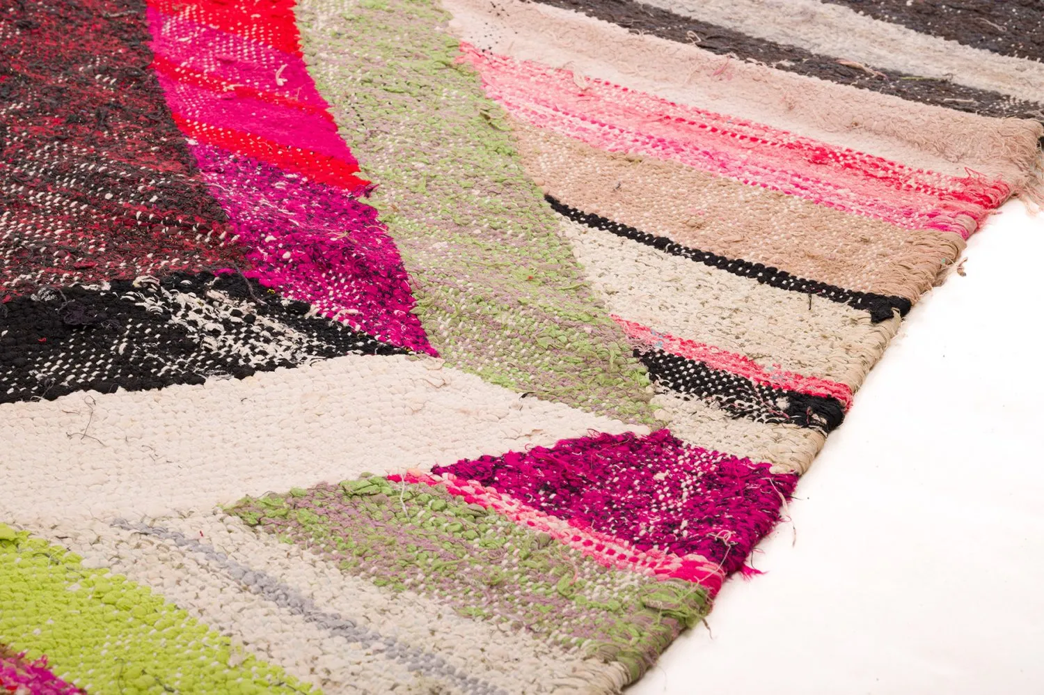 Tapete Berbere Marroquino Boucherouite 135 x 245 cm