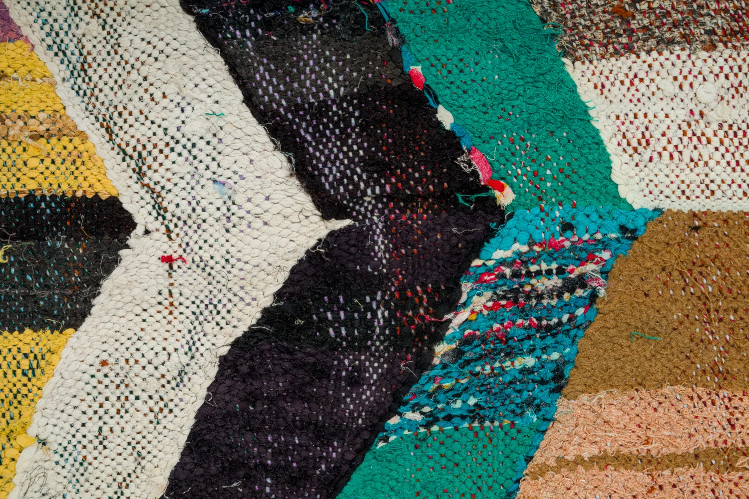 Tapete Berbere Marroquino Boucherouite 135 x 245 cm