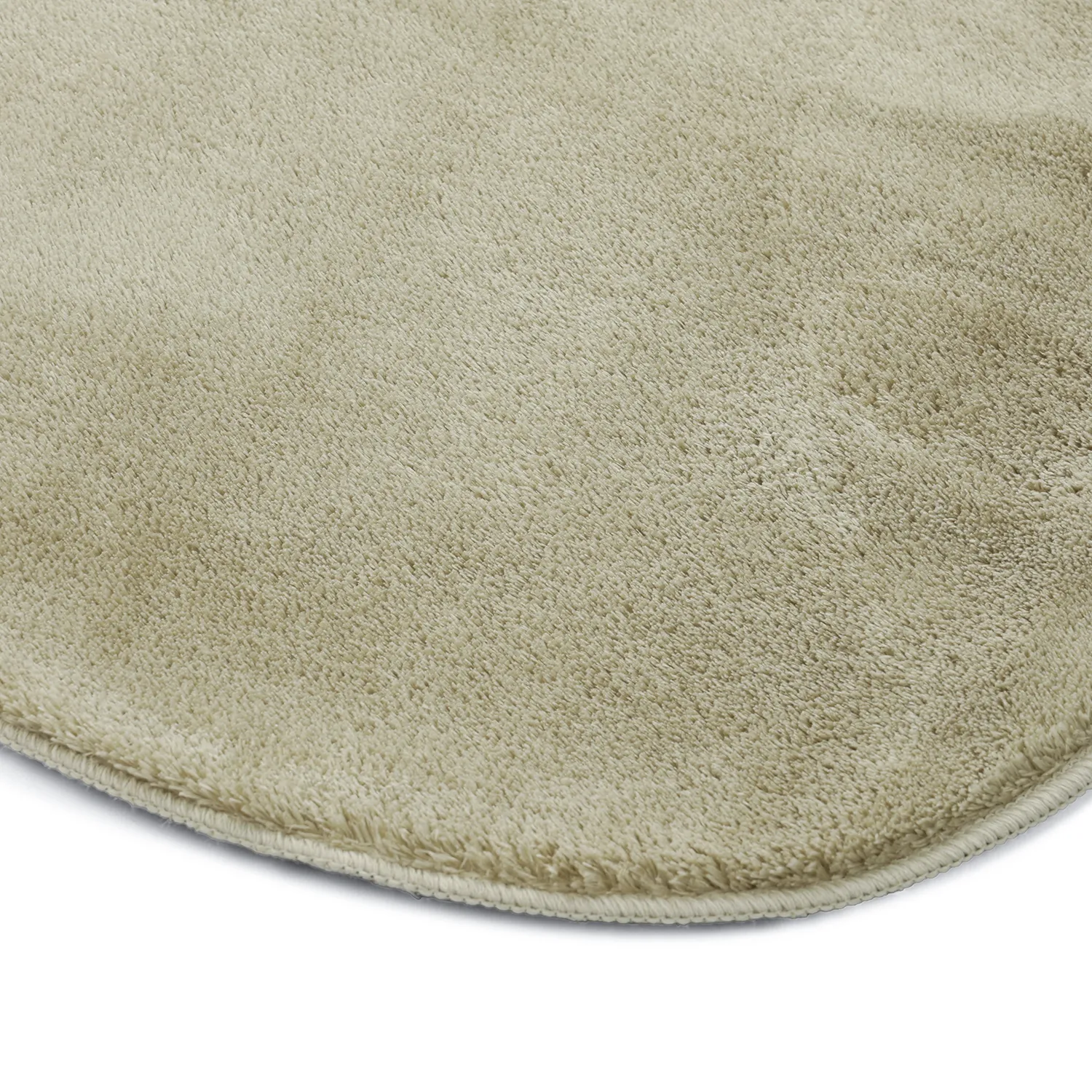 Tapete Shaggy Ondulado Assimétrico - Aranga Super Soft Fur (verde claro)