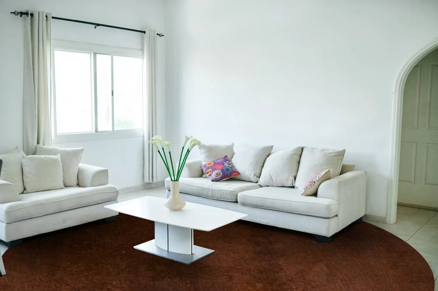 Tapete redondo - Bovera (marrom/vermelho)