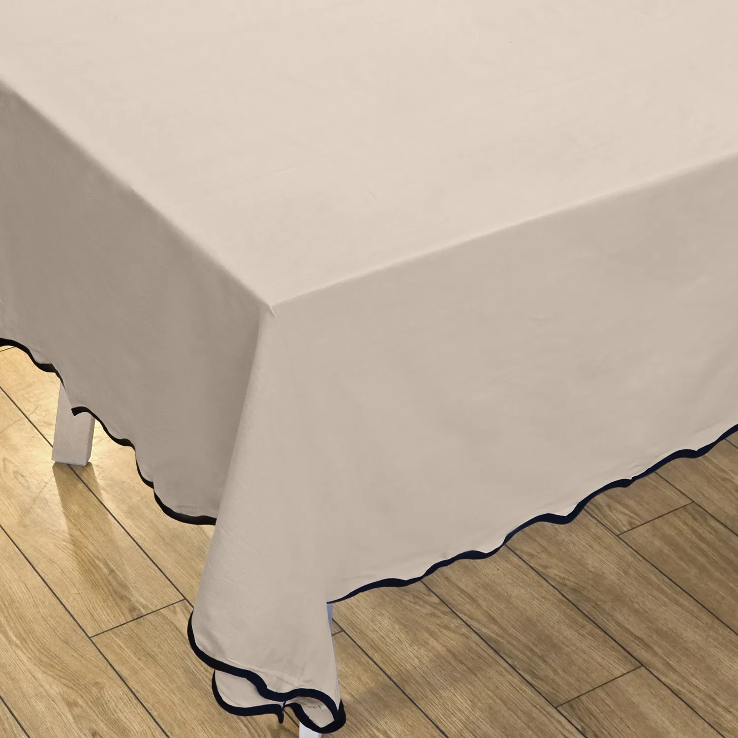 Toalha de mesa de algodão Yrsa (bege claro)
