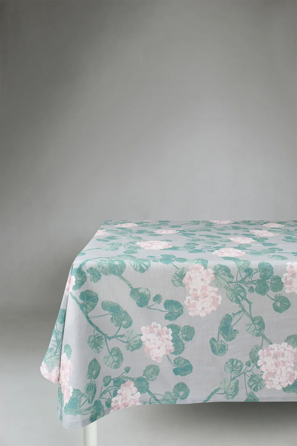 Toalha de mesa de algodão Amara (cinza/rosa)