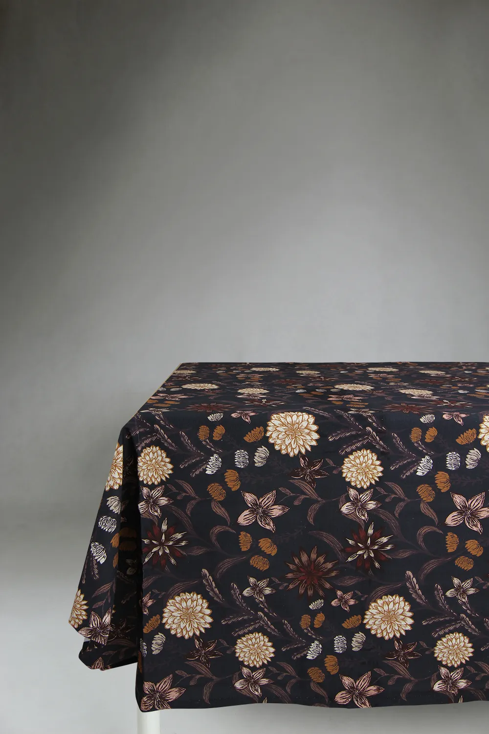 Toalha de mesa de algodão Lotten (cinza escuro)