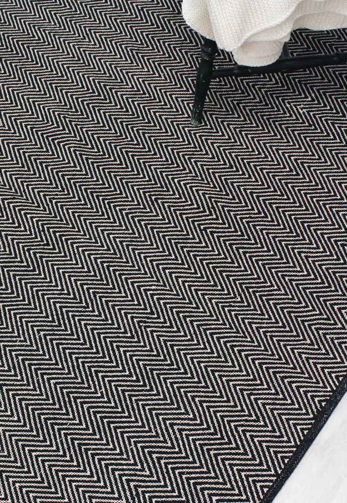 Tapete de retalhos - Marina (preto)