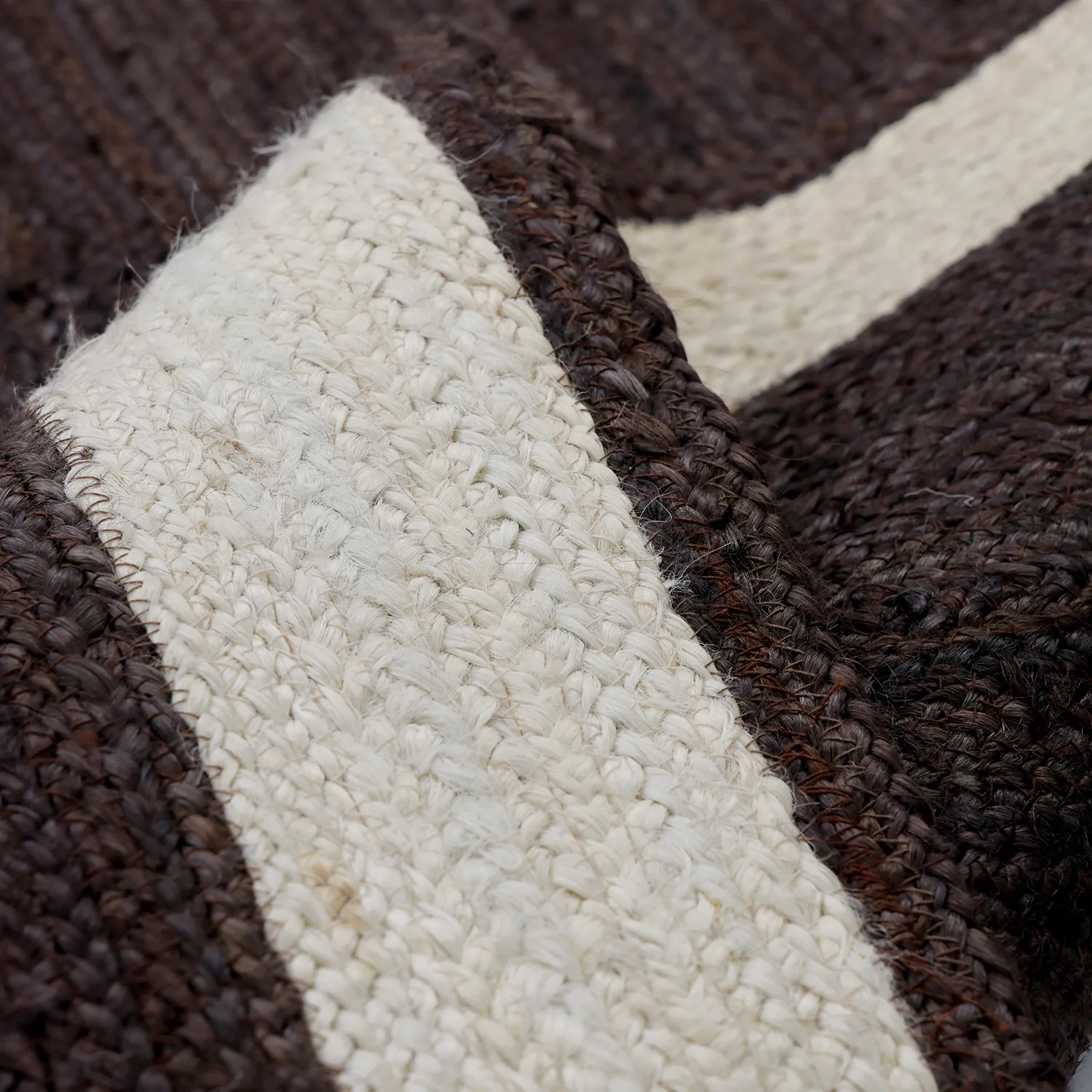 Tapete de juta - Senaki (taupe escuro/branco)