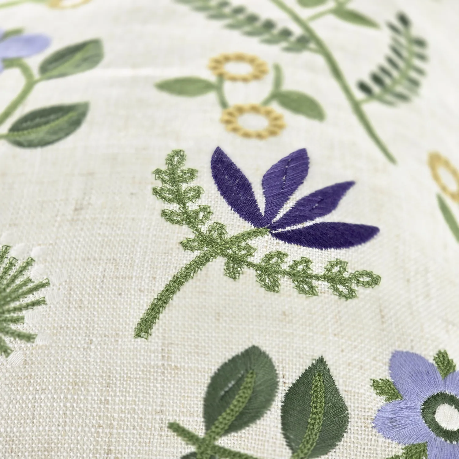 Capa de Almofada - Esbo Embroidered Cushion Cover (multi)