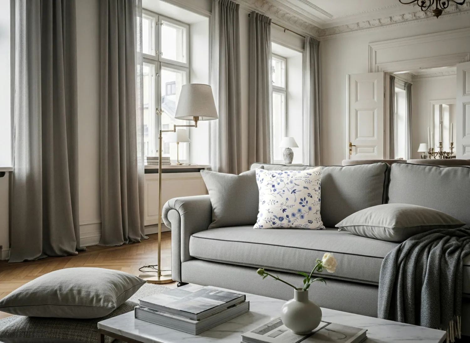 Capa de Almofada - Stavanger Embroidered Cushion Cover (multi)