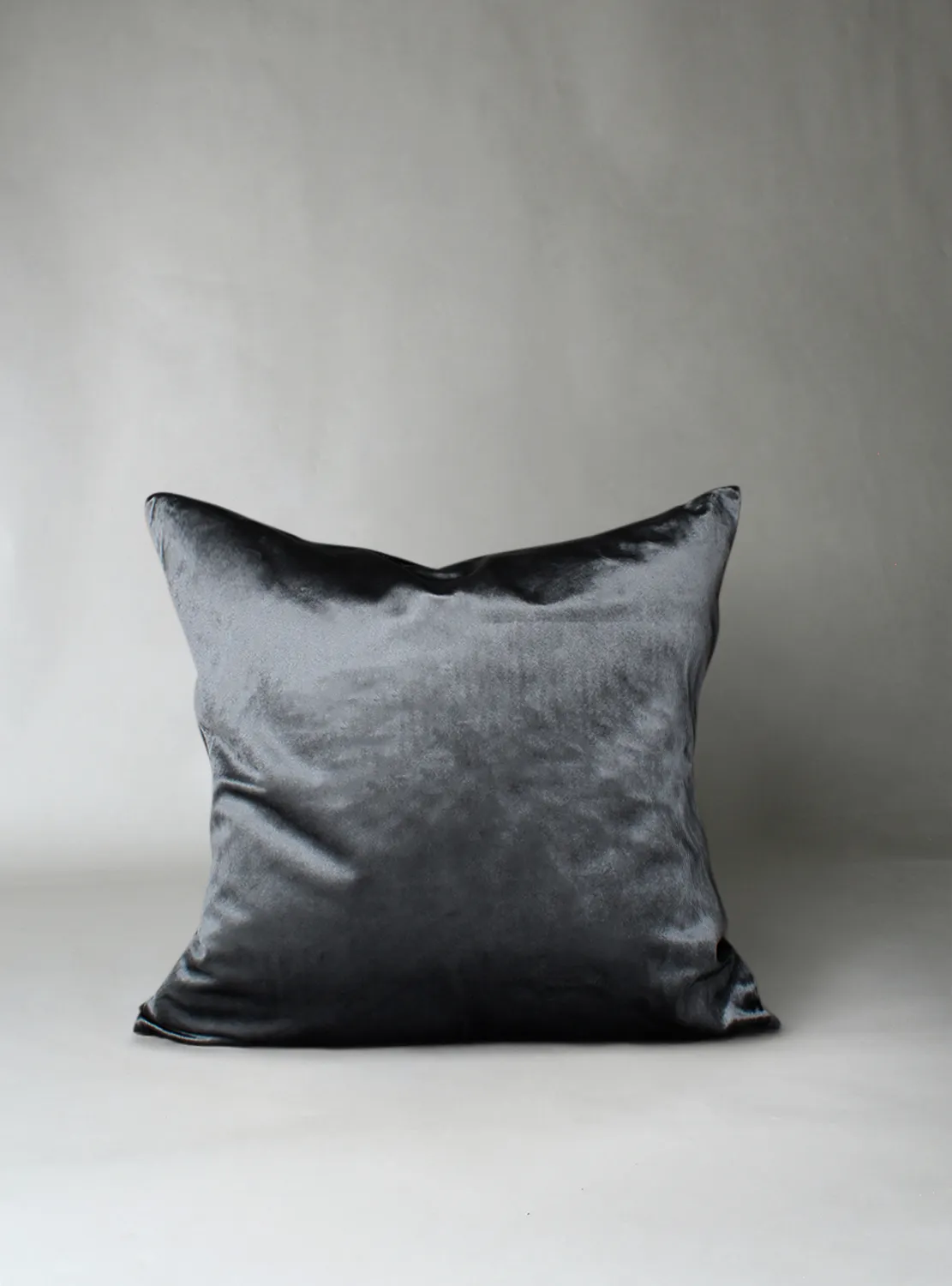 Capa de Almofada Marlyn em Veludo (azul claro)