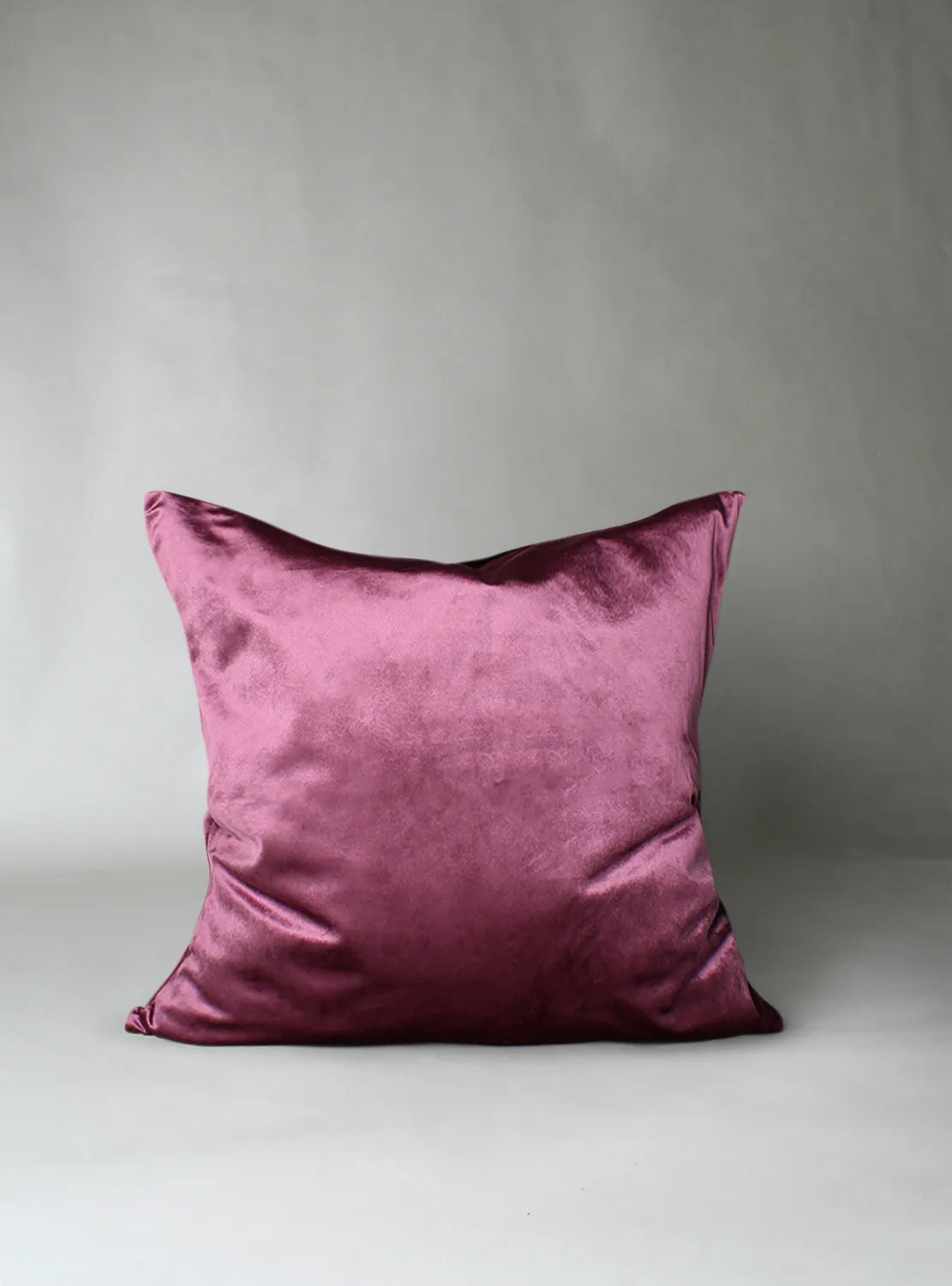 Capa de Almofada Marlyn em Veludo (roxo)