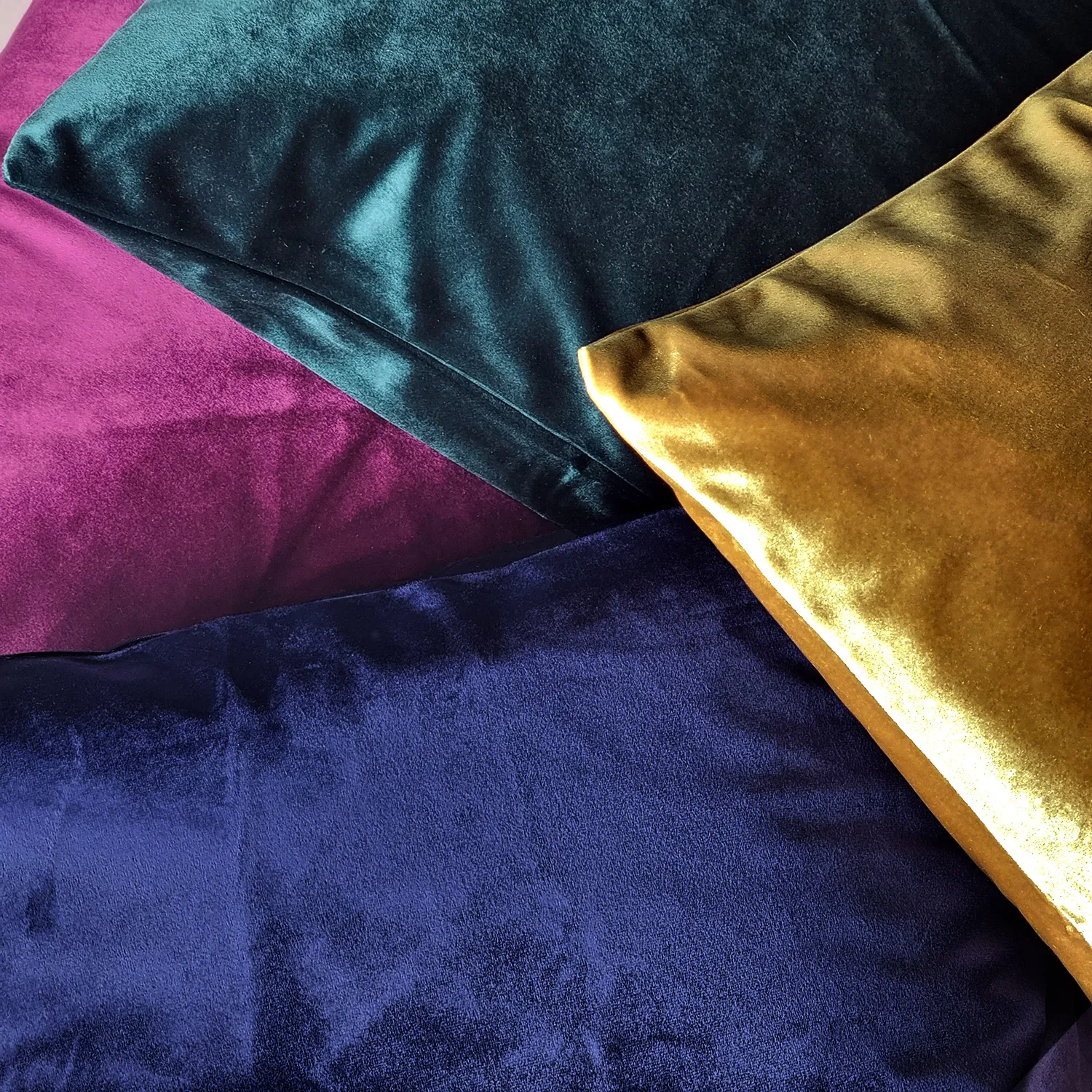 Capa de Almofada Marlyn em Veludo (amarelo)