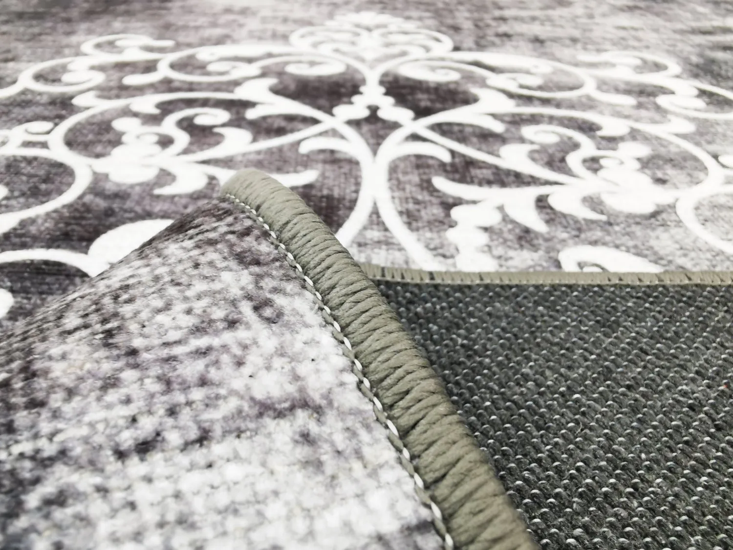 Tapete Wilton - Santi (cinza escuro/branco)