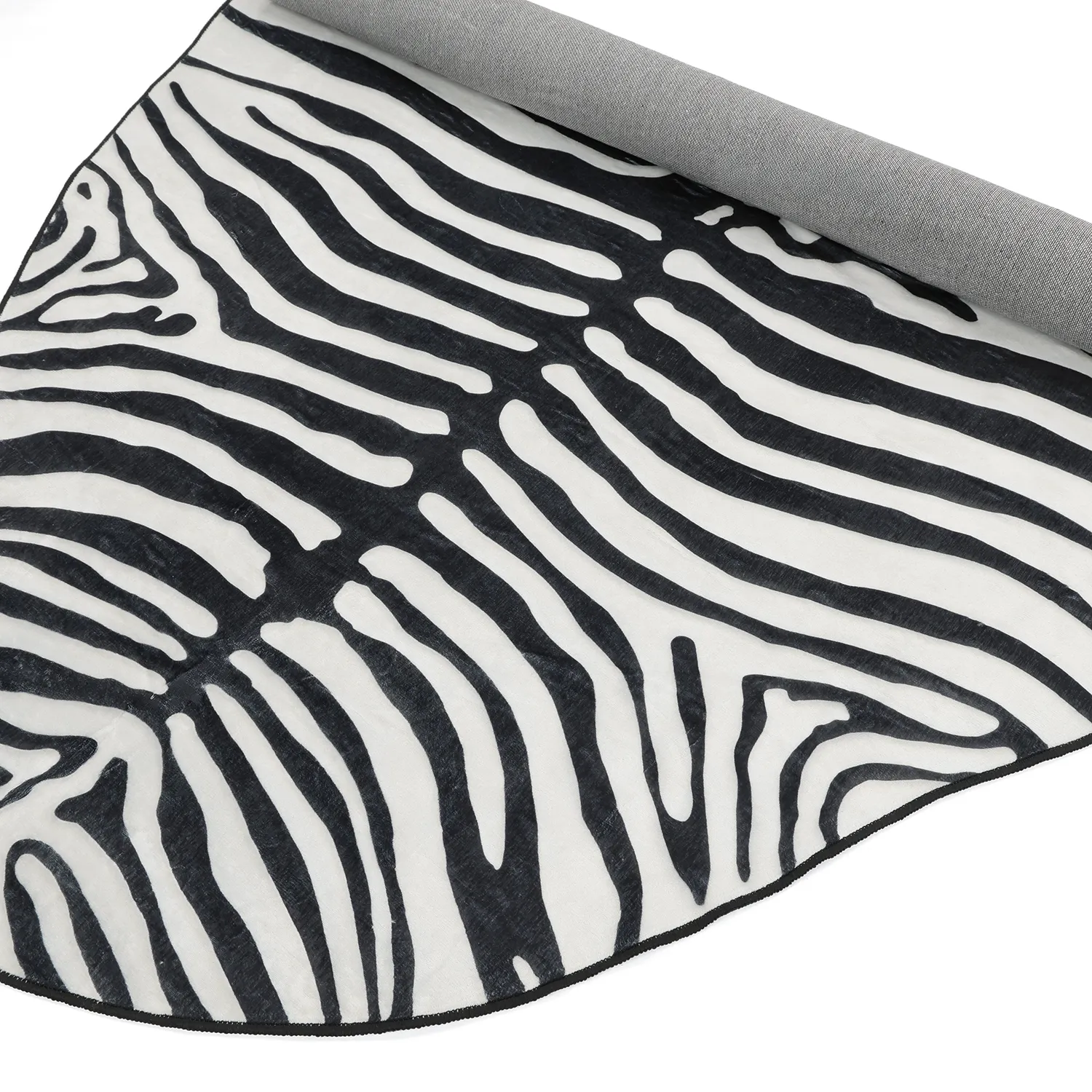 Tapete Wilton redondo com borda ondulada - Zebra (preto/branco)