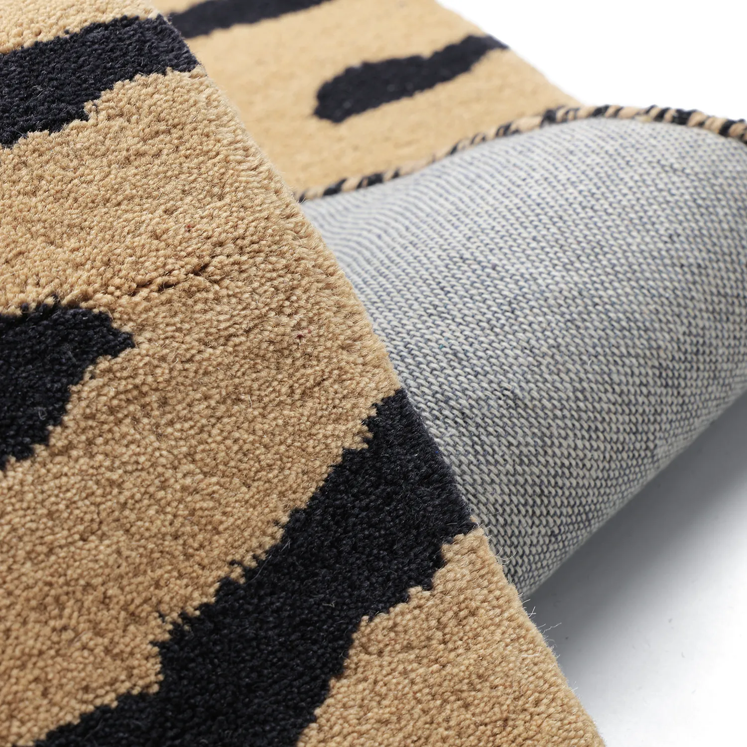 Tapetes felpudos - Zebra Tufted Wool Premium (bege/preto)