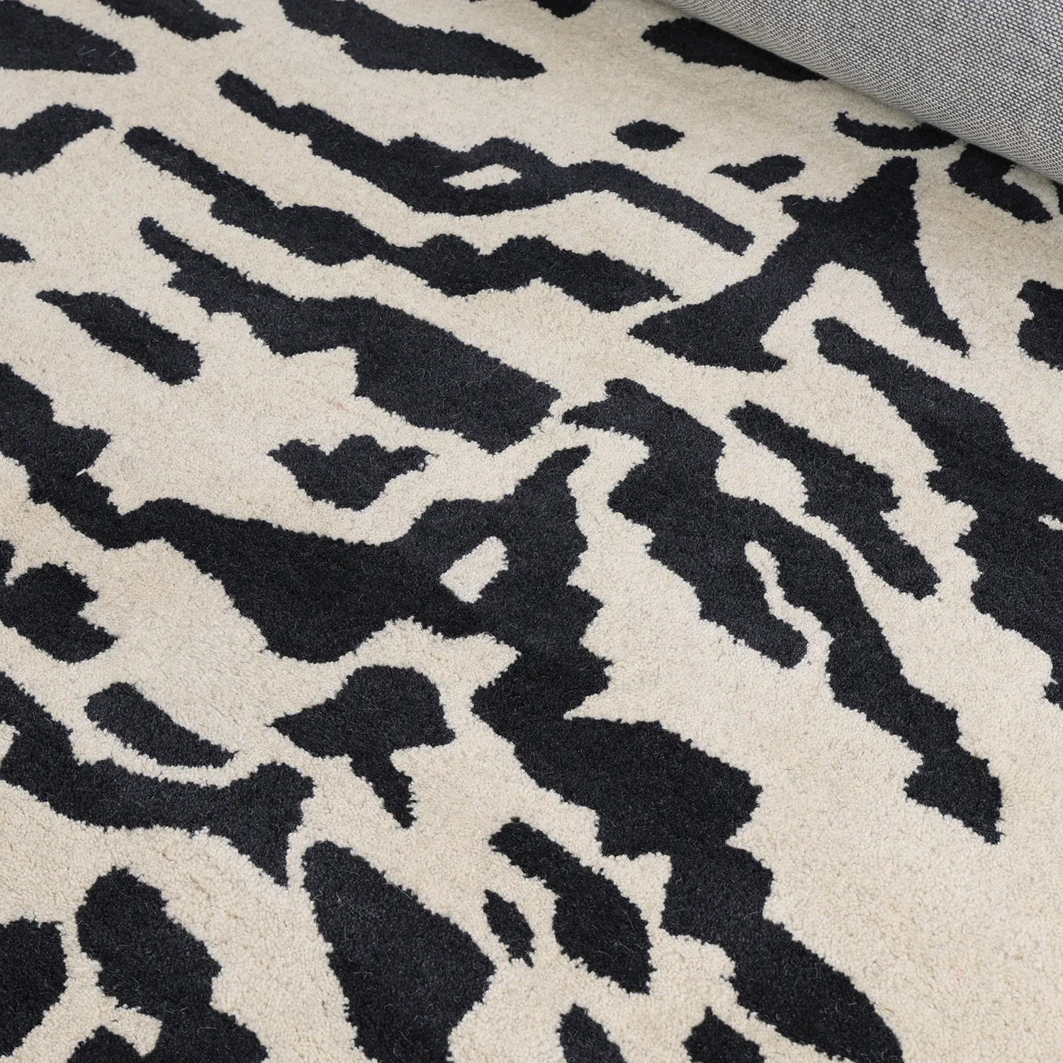 Tapetes felpudos - Zebra Tufted Wool Premium (branco/preto)