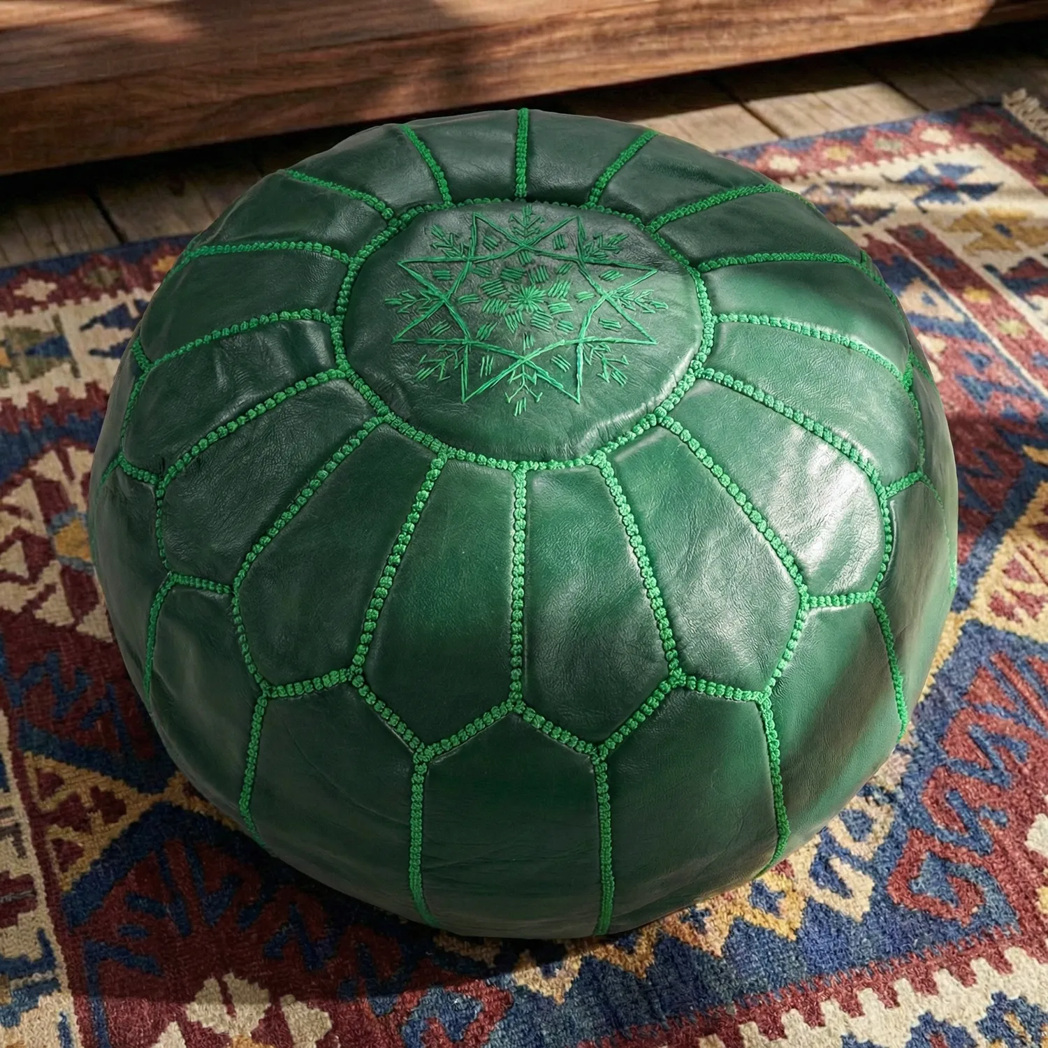 Pufe - Couro Marroquino (verde escuro)