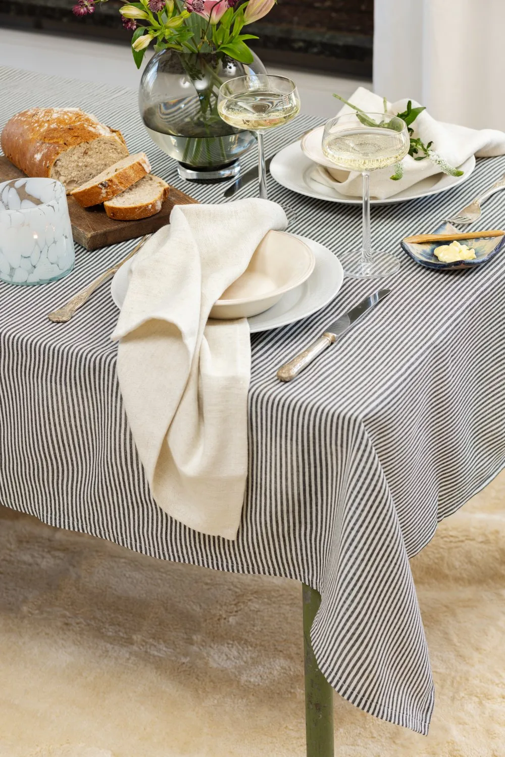 Toalha de mesa - Thea (preto/branco)