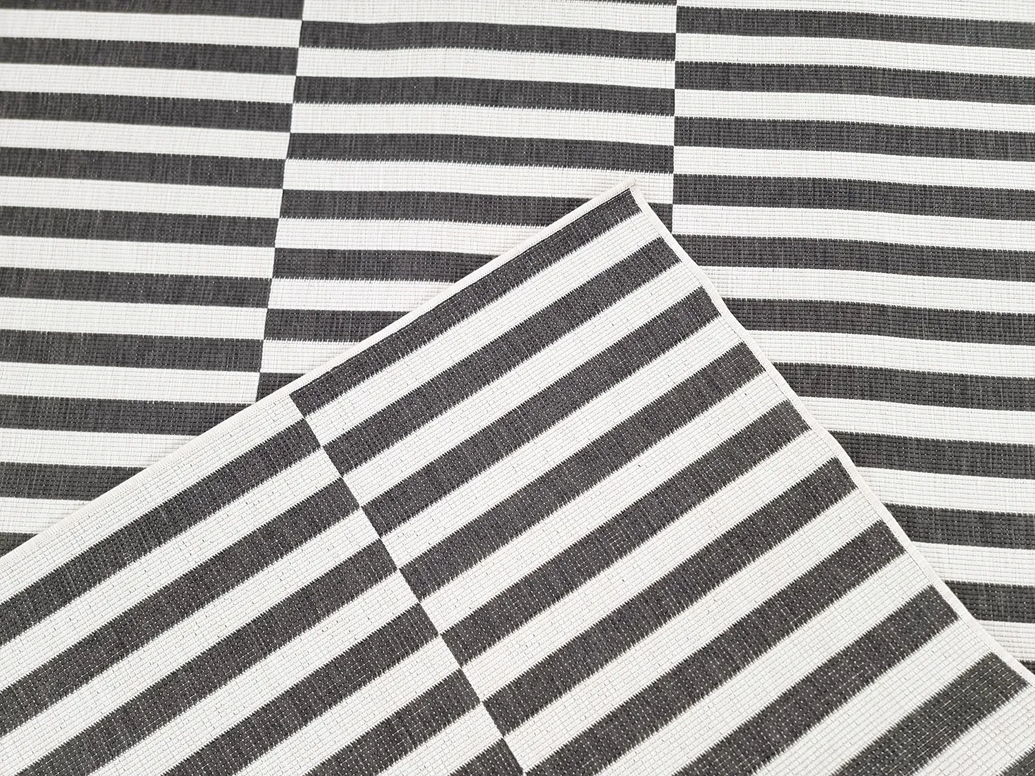 Tapete para interior e exterior - Roscoe (preto)