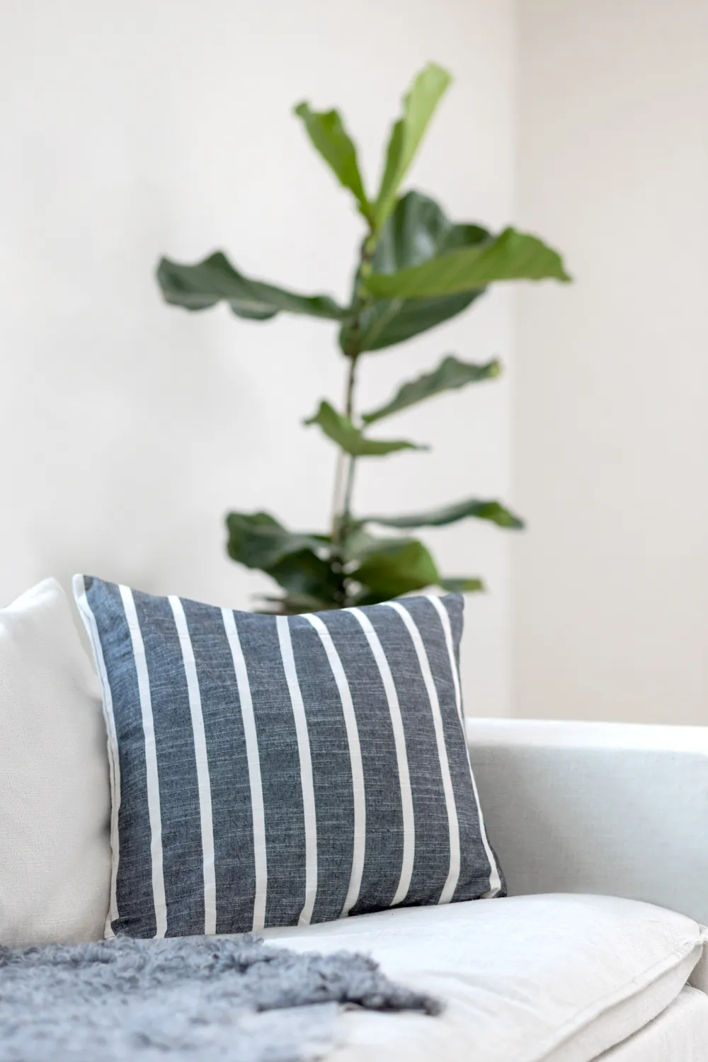 Capa de Almofada - Valentina (preto)