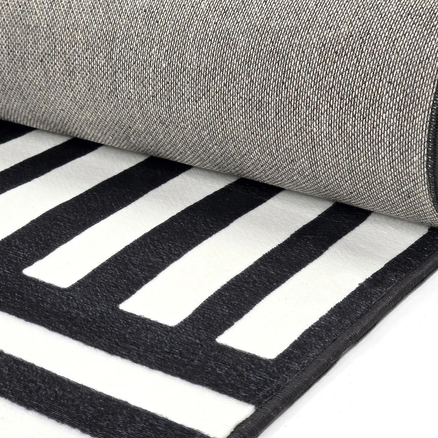 Tapete Wilton - Joma (preto/branco)