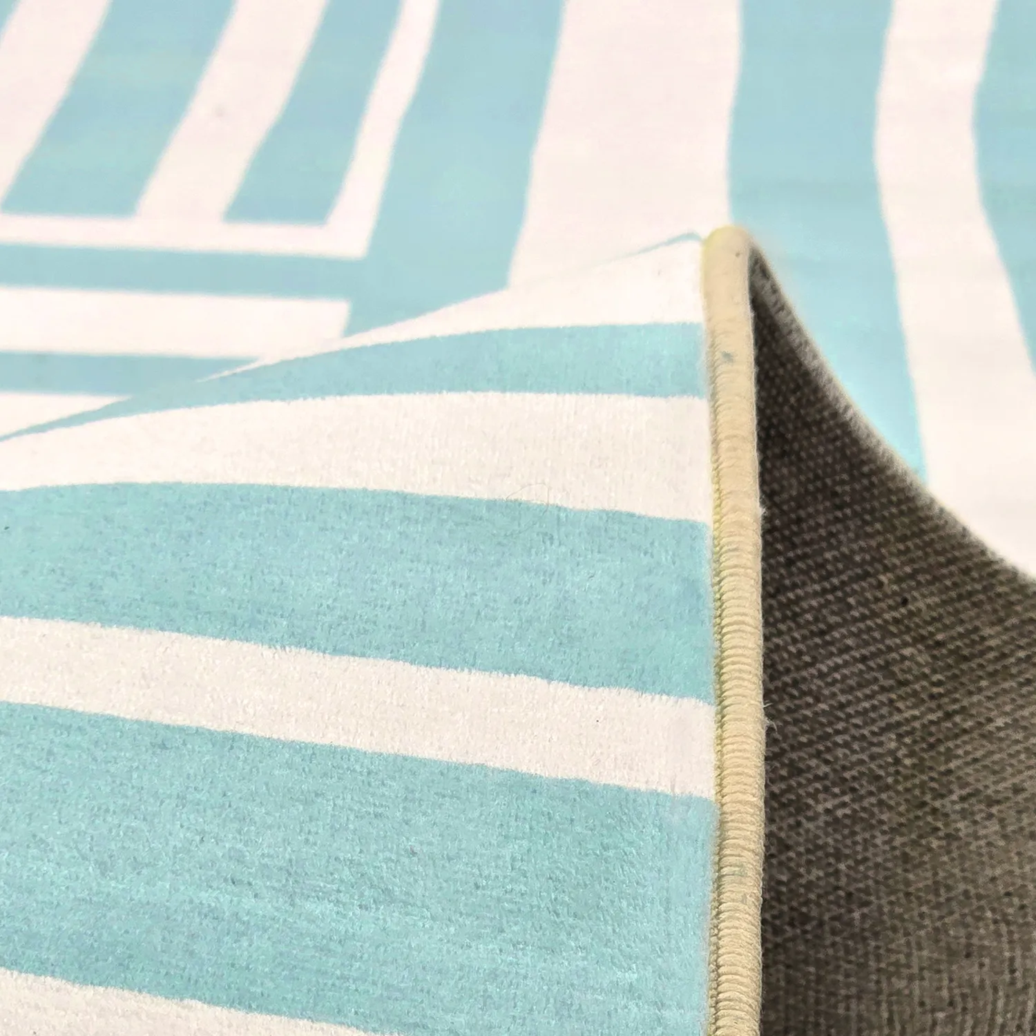 Tapete Wilton - Joma (turquesa/branco)