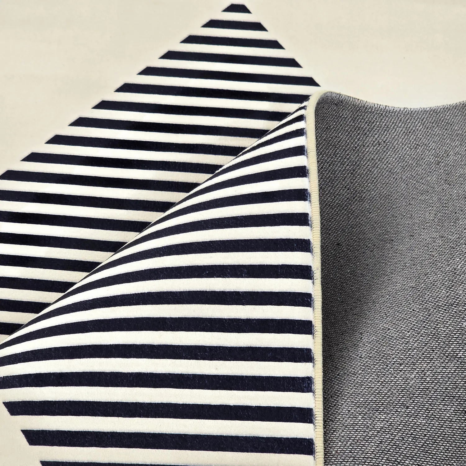 Tapete Wilton - Pucon (preto/creme)