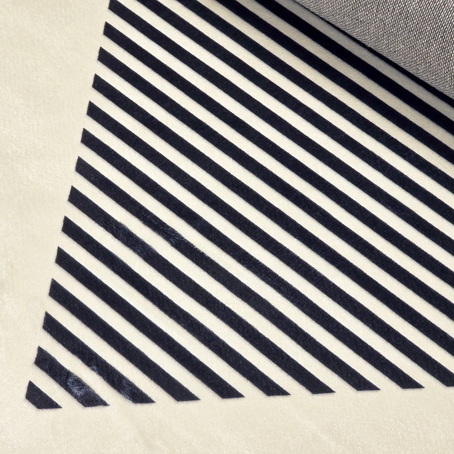 Tapete Wilton - Pucon (preto/creme)