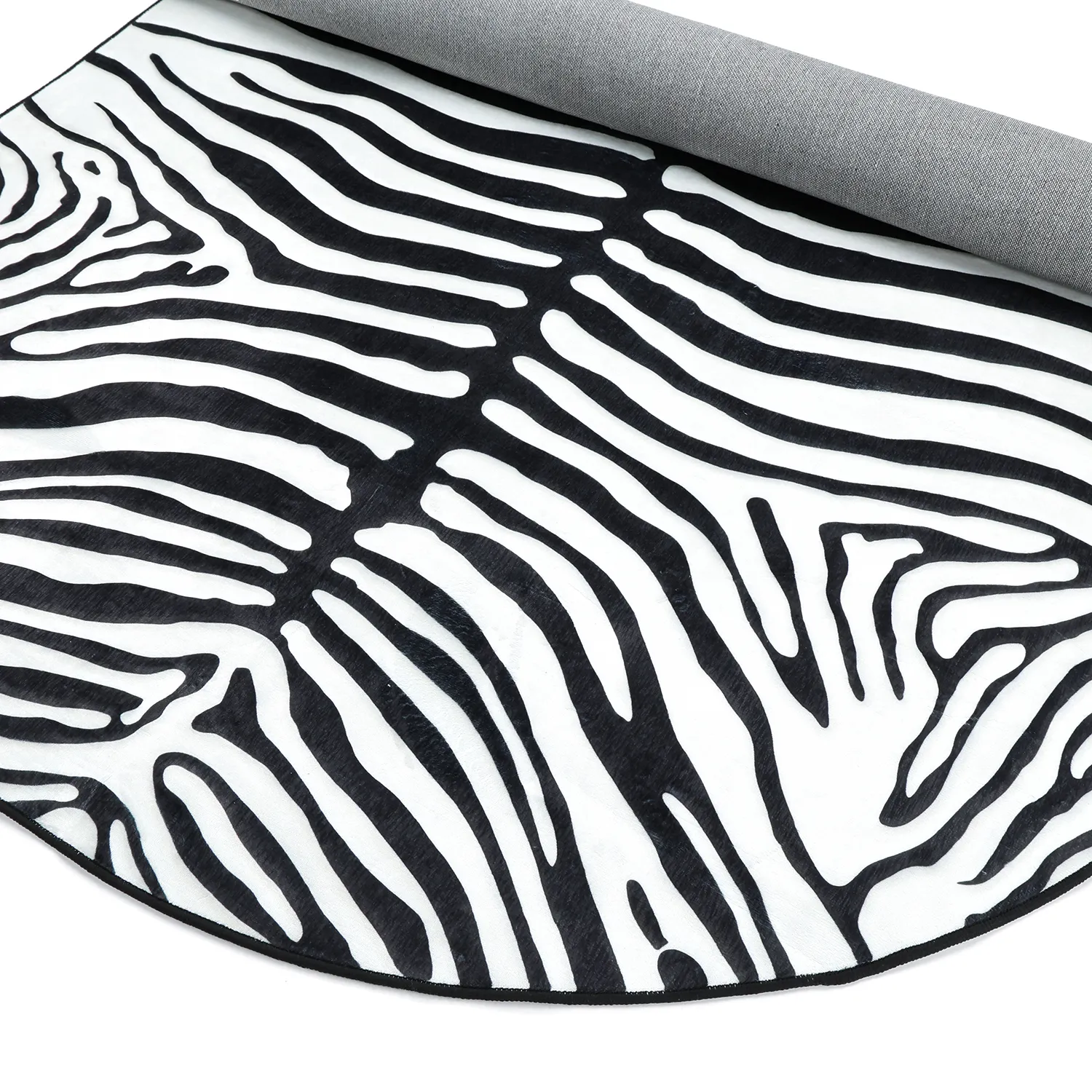Tapete Wilton semioval - Zebra (preto/branco)