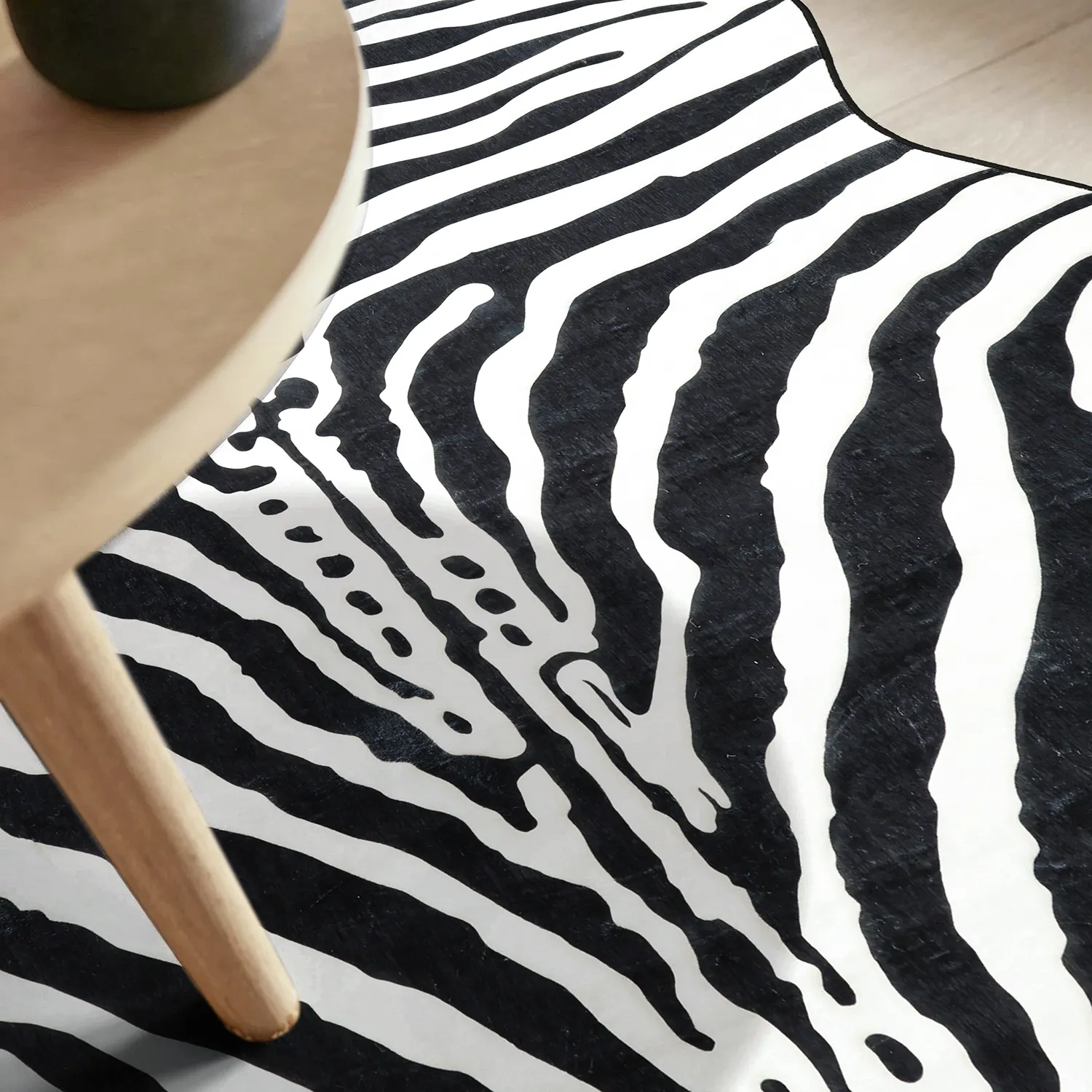 Valovita preproga Wilton - Zebra (preto/branco)