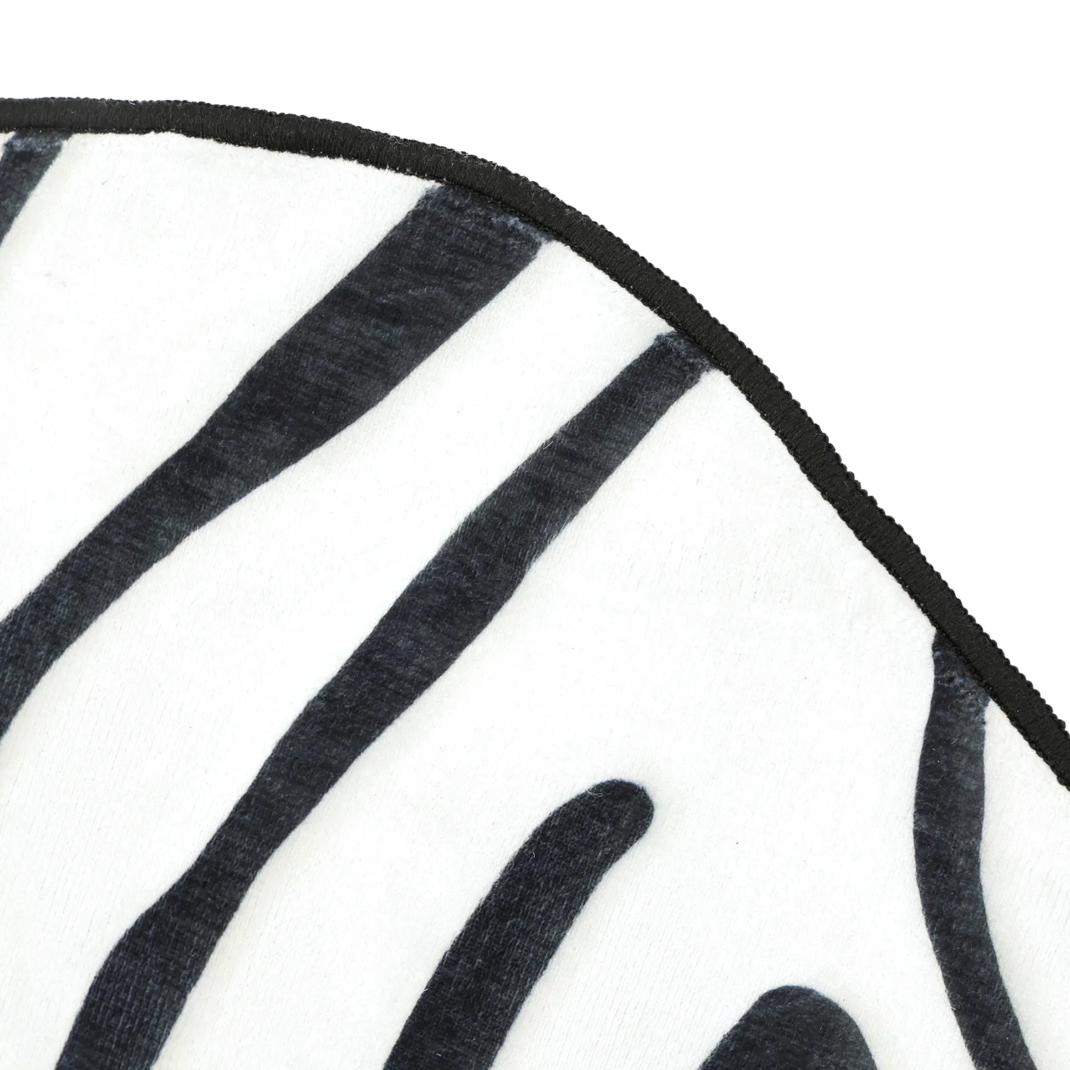 Valovita preproga Wilton - Zebra (preto/branco)
